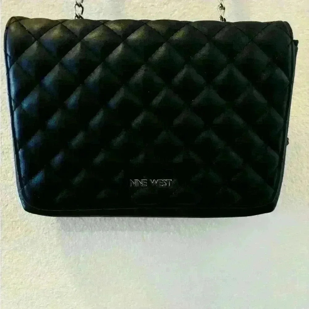 Nine West black cross purse